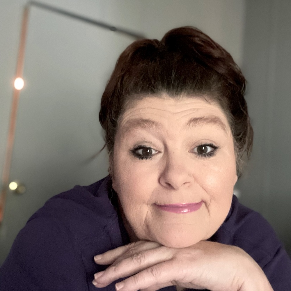 Meet your Posher, Dee